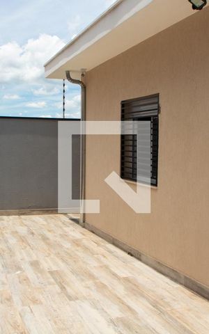 Casa à venda com 360m², 5 quartos e 4 vagas Casa à venda com 360m², 5 quartos e 4 vagasÁREA EXTERNA