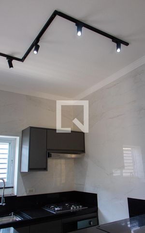 Casa à venda com 360m², 5 quartos e 4 vagas Casa à venda com 360m², 5 quartos e 4 vagasCOZINHA