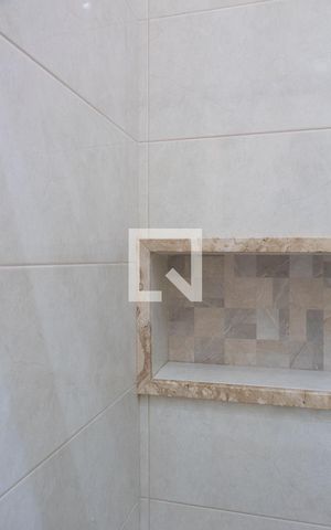 Casa à venda com 360m², 5 quartos e 4 vagas Casa à venda com 360m², 5 quartos e 4 vagasBANHEIRO SOCIAL