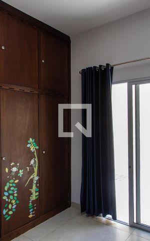 Casa à venda com 360m², 5 quartos e 4 vagas Casa à venda com 360m², 5 quartos e 4 vagasQUARTO 3