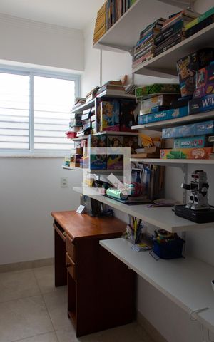Casa à venda com 360m², 5 quartos e 4 vagas Casa à venda com 360m², 5 quartos e 4 vagasESCRITÓRIO