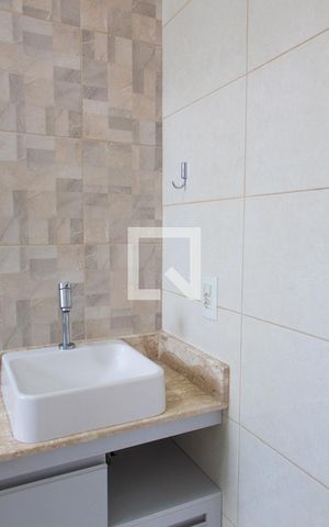 Casa à venda com 360m², 5 quartos e 4 vagas Casa à venda com 360m², 5 quartos e 4 vagasBANHEIRO DA SUITE