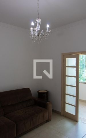 Casa à venda com 360m², 5 quartos e 4 vagas Casa à venda com 360m², 5 quartos e 4 vagasSALA DE TV