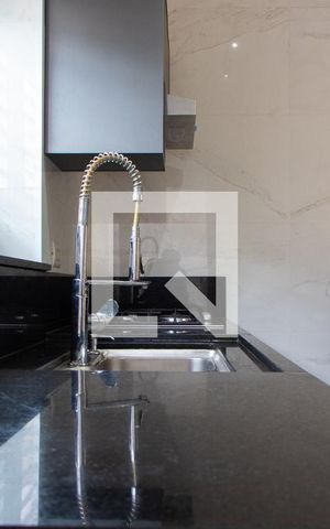 Casa à venda com 360m², 5 quartos e 4 vagas Casa à venda com 360m², 5 quartos e 4 vagasCOZINHA