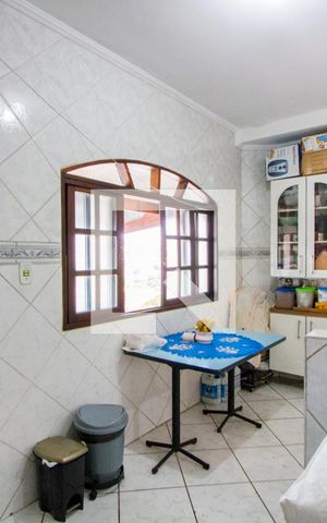 Casa à venda com 300m², 4 quartos e 12 vagas Casa à venda com 300m², 4 quartos e 12 vagasÁrea de serviço