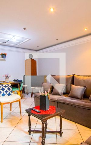 Casa à venda com 300m², 4 quartos e 12 vagas Casa à venda com 300m², 4 quartos e 12 vagasSala