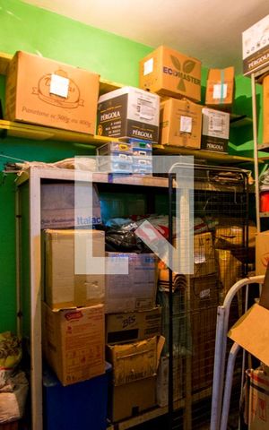 Casa à venda com 300m², 4 quartos e 12 vagas Casa à venda com 300m², 4 quartos e 12 vagasDespensa
