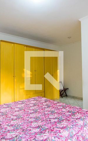 Casa à venda com 300m², 4 quartos e 12 vagas Casa à venda com 300m², 4 quartos e 12 vagasQuarto 1 - Suíte