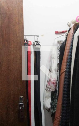 Casa à venda com 157m², 3 quartos e 2 vagascloset