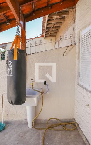 Studio para alugar com 27m², 1 quarto e sem vaga Studio para alugar com 27m², 1 quarto e sem vagaSacada e Área de Serviço