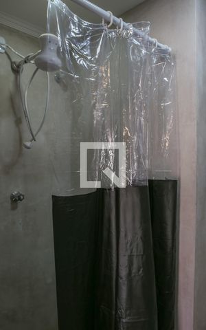 Studio para alugar com 27m², 1 quarto e sem vaga Studio para alugar com 27m², 1 quarto e sem vagaBanheiro