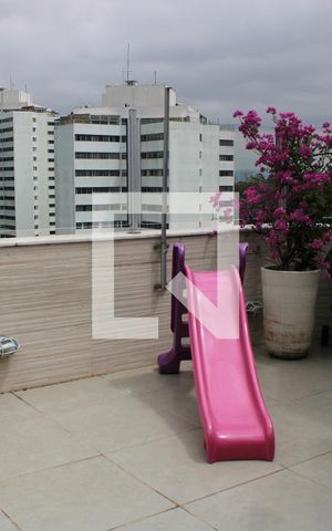 Apartamento à venda com 130m², 2 quartos e 2 vagasVaranda
