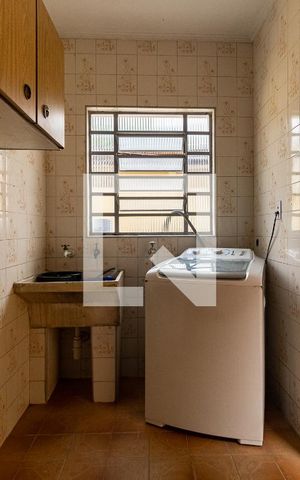 Casa à venda com 167m², 4 quartos e 4 vagas Casa à venda com 167m², 4 quartos e 4 vagasLavanderia
