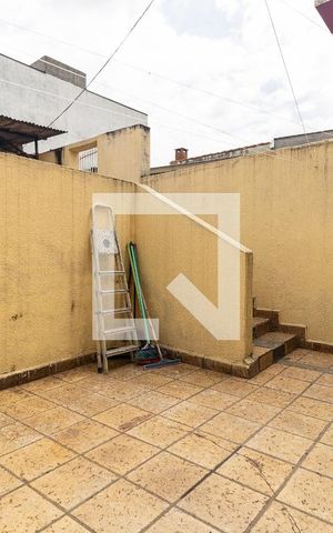 Casa à venda com 167m², 4 quartos e 4 vagas Casa à venda com 167m², 4 quartos e 4 vagasQuintal