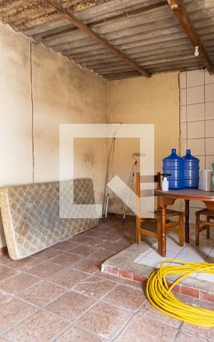 Casa à venda com 167m², 4 quartos e 4 vagas Casa à venda com 167m², 4 quartos e 4 vagasQuarto e Cozinha da Edícula