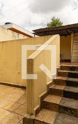 Casa à venda com 167m², 4 quartos e 4 vagas Casa à venda com 167m², 4 quartos e 4 vagasQuintal