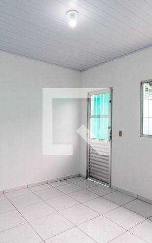 Casa para alugar com 60m², 2 quartos e 1 vaga Casa para alugar com 60m², 2 quartos e 1 vagaSala
