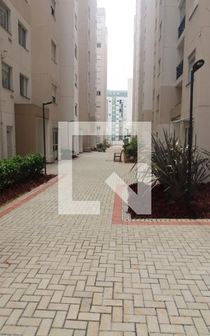 Apartamento à venda com 42m², 2 quartos e sem vagaÁrea comum