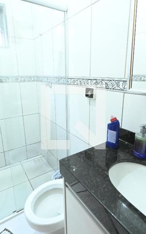 Casa à venda com 70m², 3 quartos e 3 vagas Casa à venda com 70m², 3 quartos e 3 vagasBanheiro 2
