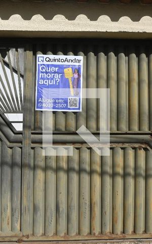 Casa à venda com 70m², 3 quartos e 3 vagas Casa à venda com 70m², 3 quartos e 3 vagasFachada