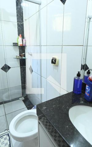 Casa à venda com 70m², 3 quartos e 3 vagas Casa à venda com 70m², 3 quartos e 3 vagasBanheiro