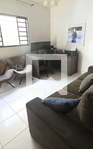 Casa à venda com 70m², 3 quartos e 3 vagas Casa à venda com 70m², 3 quartos e 3 vagasSala