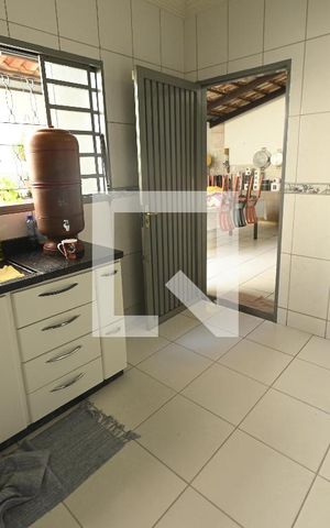 Casa à venda com 70m², 3 quartos e 3 vagas Casa à venda com 70m², 3 quartos e 3 vagasCozinha