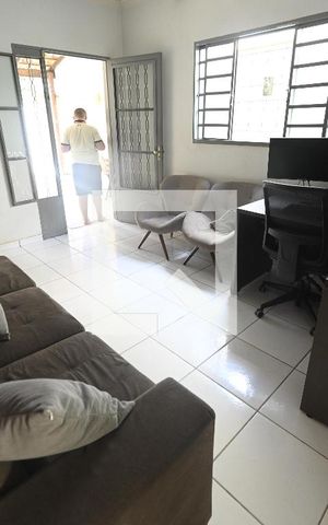 Casa à venda com 70m², 3 quartos e 3 vagas Casa à venda com 70m², 3 quartos e 3 vagasSala