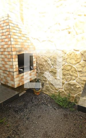 Casa à venda com 70m², 3 quartos e 3 vagas Casa à venda com 70m², 3 quartos e 3 vagasÁrea comum