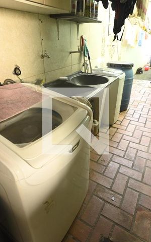 Casa à venda com 70m², 3 quartos e 3 vagas Casa à venda com 70m², 3 quartos e 3 vagasÁrea de Serviço