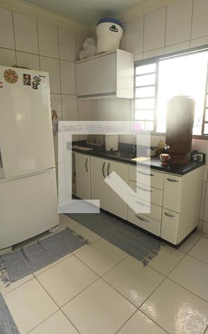 Casa à venda com 70m², 3 quartos e 3 vagas Casa à venda com 70m², 3 quartos e 3 vagasCozinha