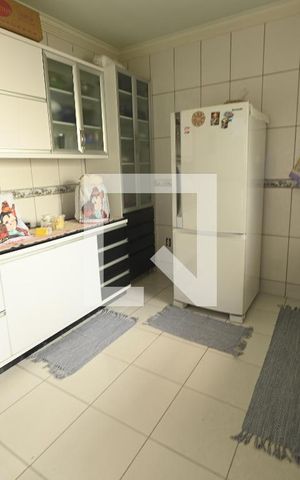 Casa à venda com 70m², 3 quartos e 3 vagas Casa à venda com 70m², 3 quartos e 3 vagasCozinha
