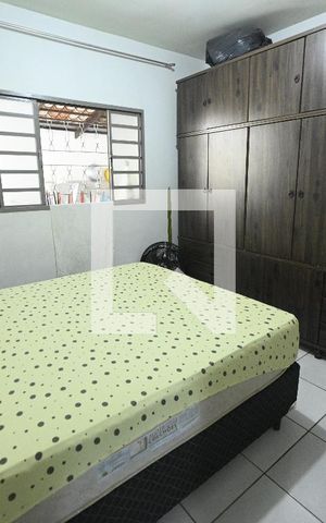 Casa à venda com 70m², 3 quartos e 3 vagas Casa à venda com 70m², 3 quartos e 3 vagasQuarto 3