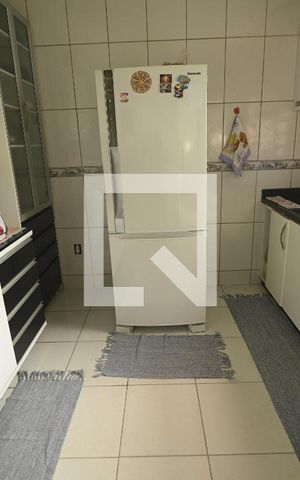 Casa à venda com 70m², 3 quartos e 3 vagas Casa à venda com 70m², 3 quartos e 3 vagasCozinha