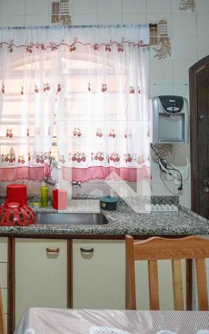 Casa à venda com 180m², 3 quartos e 2 vagasCozinha