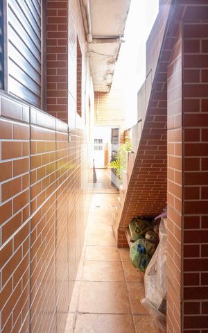 Casa à venda com 180m², 3 quartos e 2 vagasCorredor