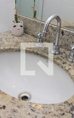 Apartamento à venda com 83m², 3 quartos e 2 vagasBanheiro da Suíte