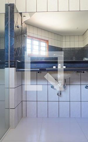 Casa para alugar com 315m², 4 quartos e 3 vagasBanheiro corredor