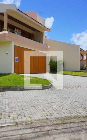 Casa para alugar com 315m², 4 quartos e 3 vagasFachada