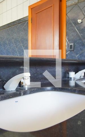 Casa para alugar com 315m², 4 quartos e 3 vagasBanheiro corredor