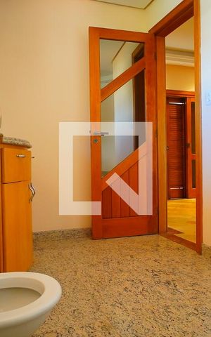 Casa para alugar com 315m², 4 quartos e 3 vagasBanheiro suite