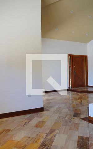 Casa para alugar com 315m², 4 quartos e 3 vagasSala
