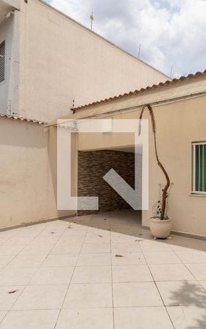 Casa à venda com 312m², 6 quartos e 6 vagas Casa à venda com 312m², 6 quartos e 6 vagasGaragem