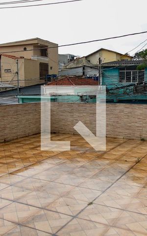 Casa à venda com 220m², 5 quartos e 4 vagas Casa à venda com 220m², 5 quartos e 4 vagasSacada