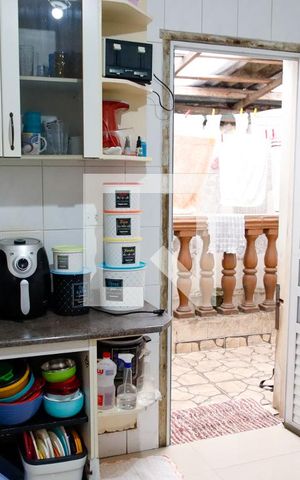 Casa à venda com 220m², 5 quartos e 4 vagas Casa à venda com 220m², 5 quartos e 4 vagasCozinha