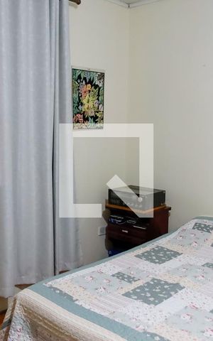 Casa à venda com 220m², 5 quartos e 4 vagas Casa à venda com 220m², 5 quartos e 4 vagasQuarto 4