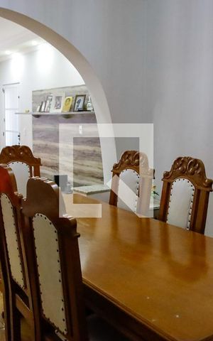 Casa à venda com 220m², 5 quartos e 4 vagas Casa à venda com 220m², 5 quartos e 4 vagasSala de Jantar