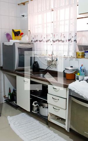 Casa à venda com 220m², 5 quartos e 4 vagas Casa à venda com 220m², 5 quartos e 4 vagasCozinha