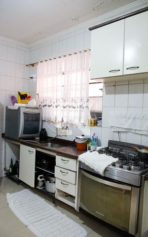 Casa à venda com 220m², 5 quartos e 4 vagas Casa à venda com 220m², 5 quartos e 4 vagasCozinha