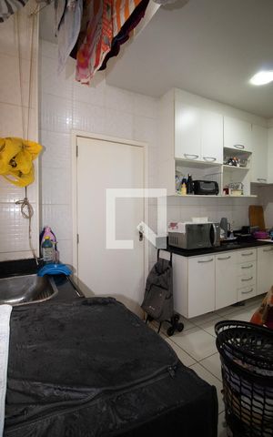 Apartamento à venda com 115m², 3 quartos e sem vaga Apartamento à venda com 115m², 3 quartos e sem vagaÁrea de serviço